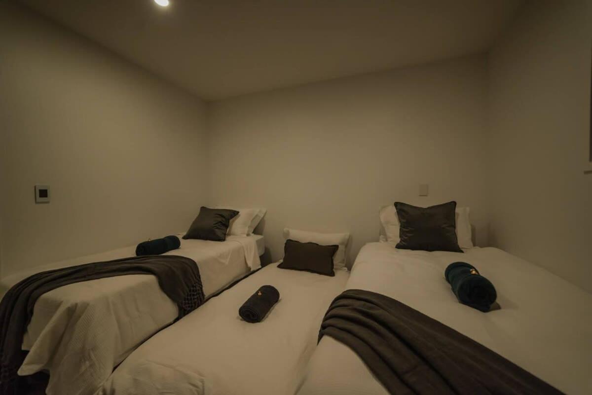 Stones Throw From The Stadium & Hot Tub *