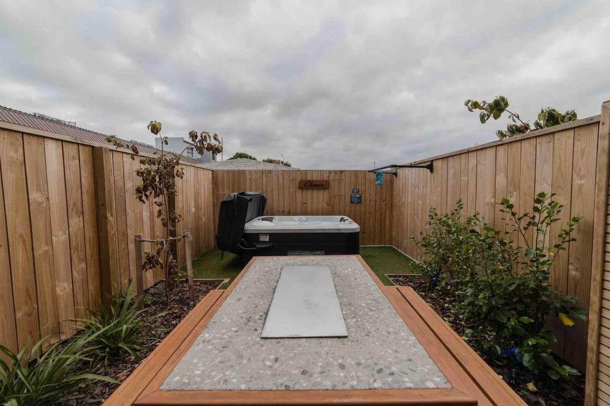 Holiday home Stones Throw From The Stadium & Hot Tub