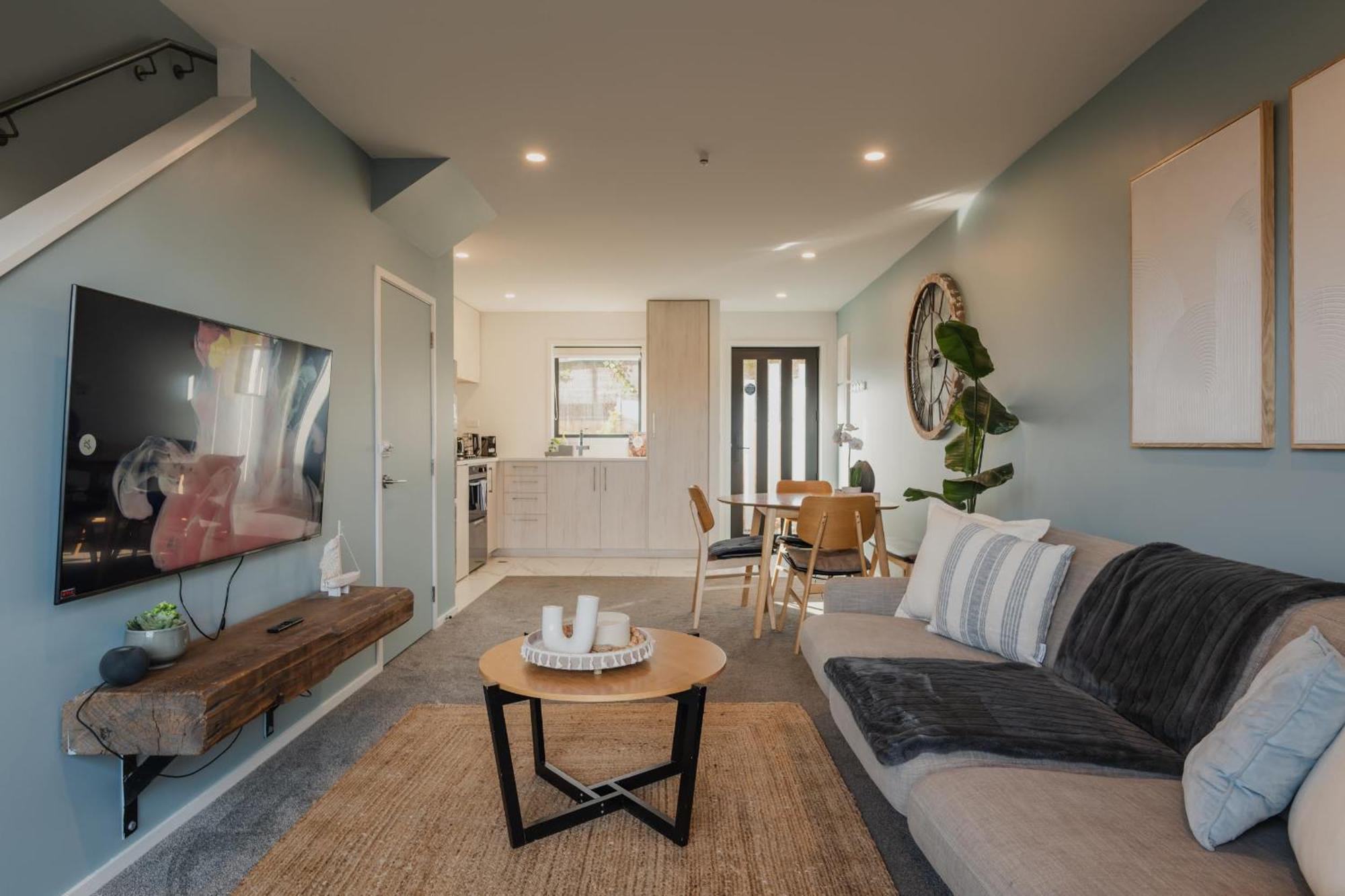 Stones Throw From The Stadium & Hot Tub Holiday home Christchurch