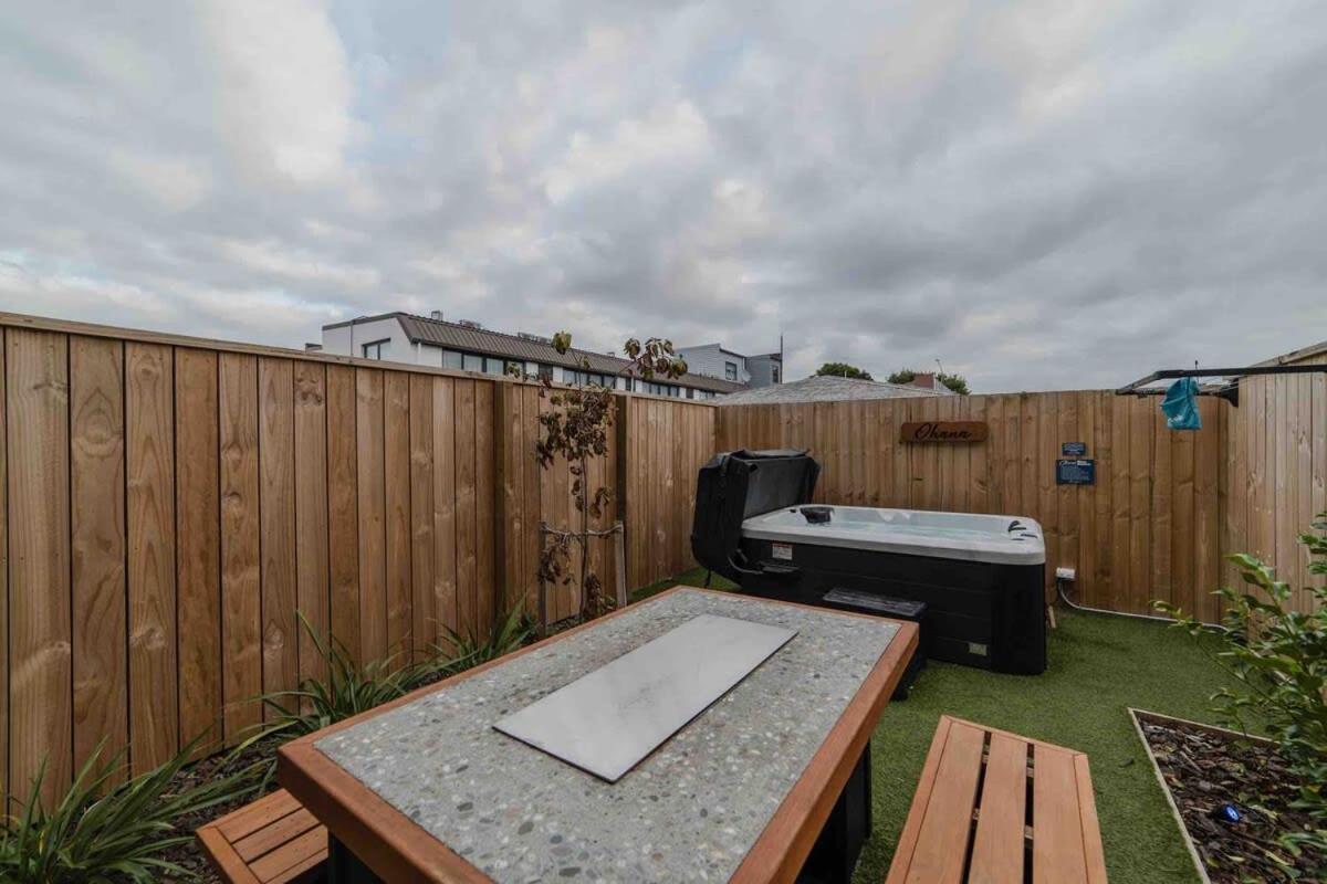 Stones Throw From The Stadium & Hot Tub Christchurch