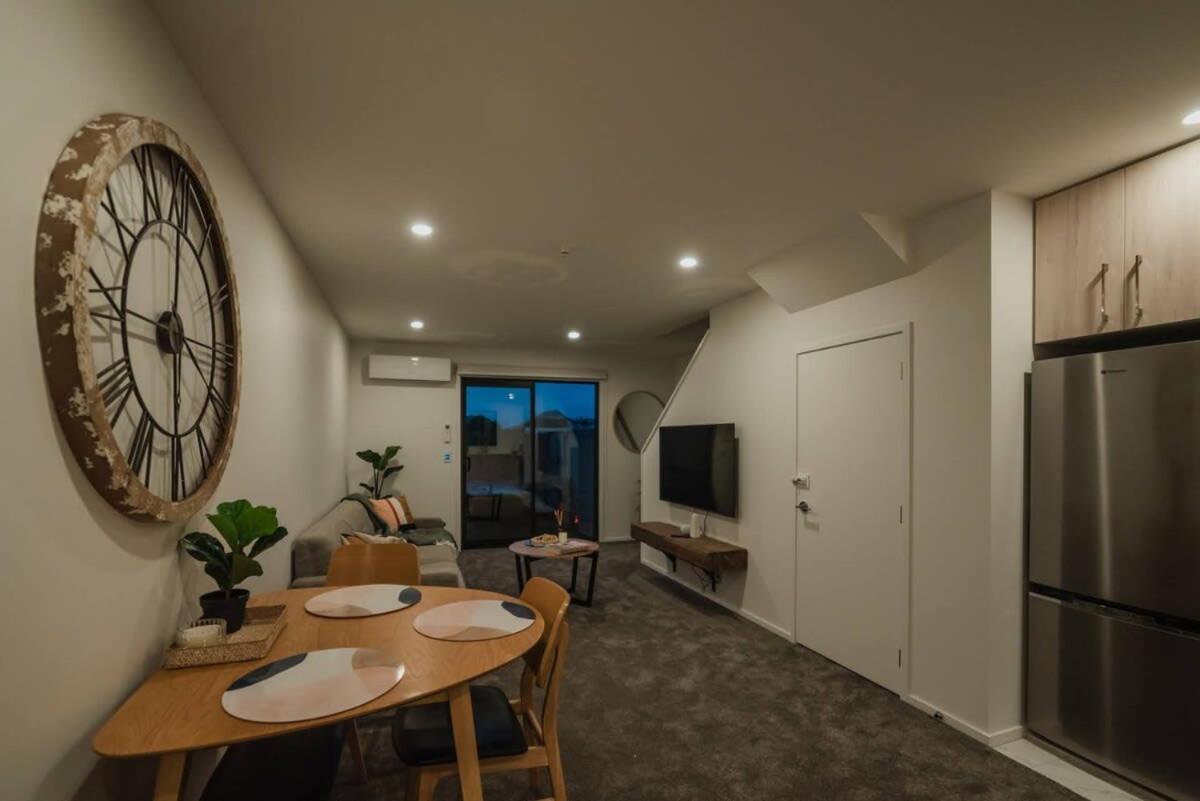 Stones Throw From The Stadium & Hot Tub Holiday home