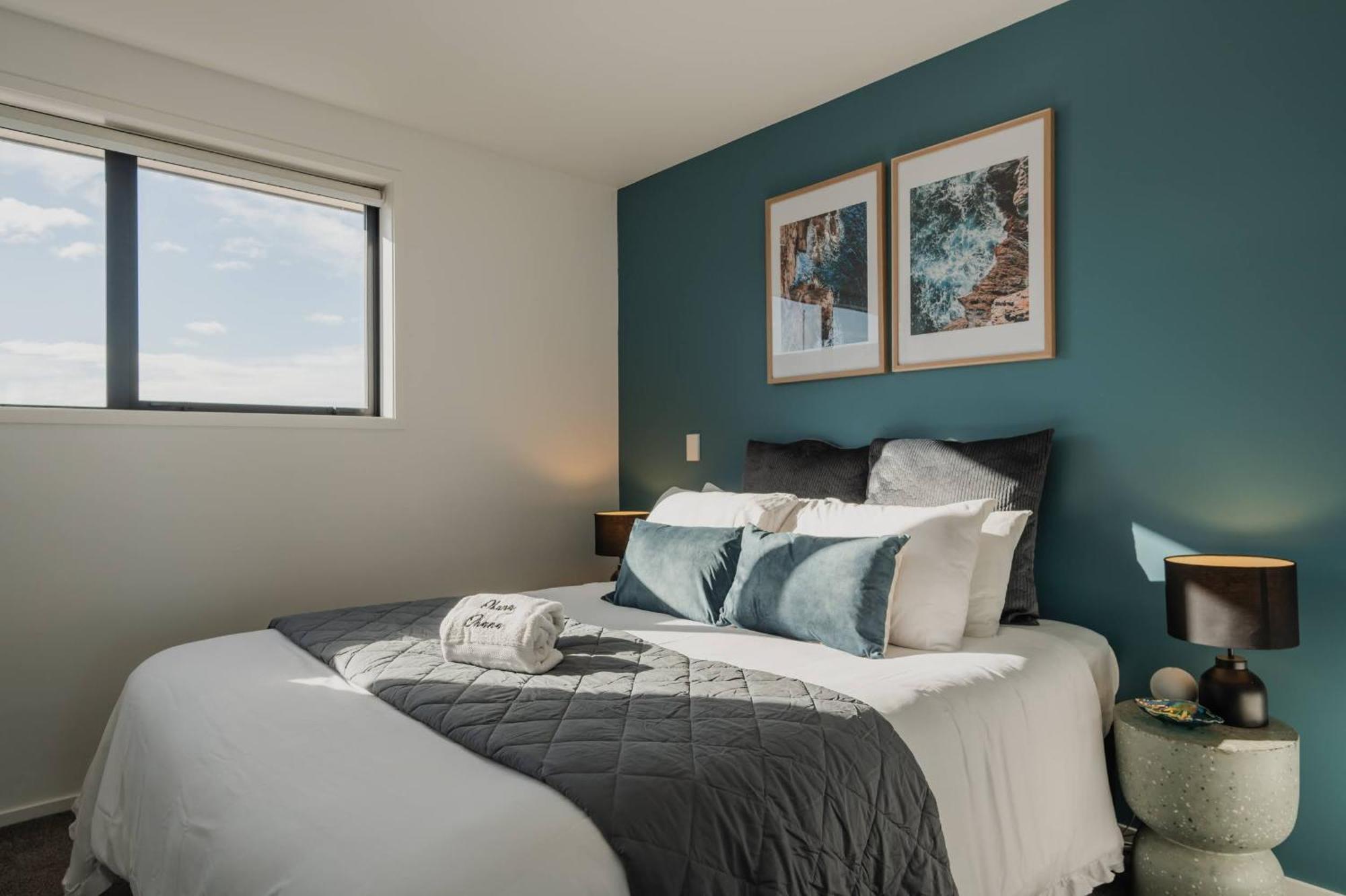 Stones Throw From The Stadium & Hot Tub Holiday home *