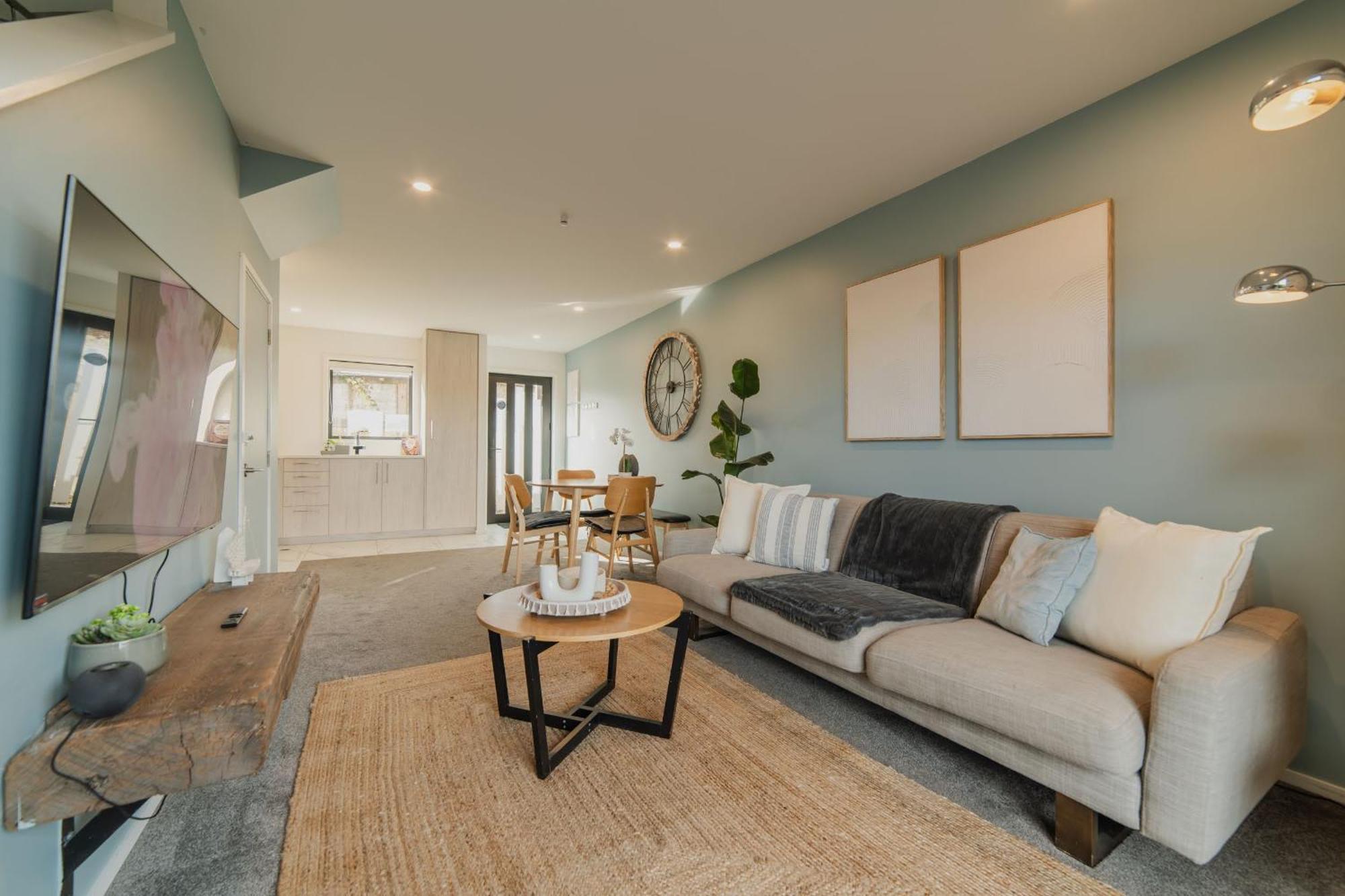 Stones Throw From The Stadium & Hot Tub * Christchurch